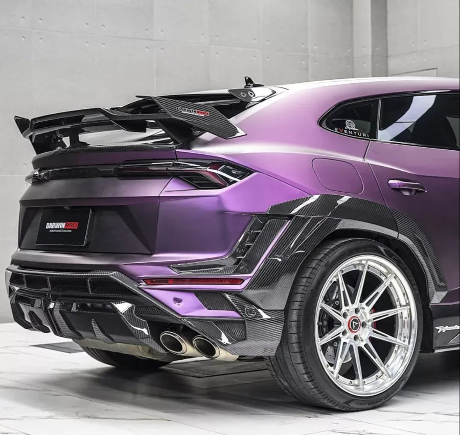 Lamborghini Urus Performante: фіолетовий супер-SUV із вуглецевим акцентом