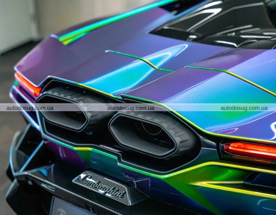Lamborghini вразила найсміливішим відтінком за всю історію