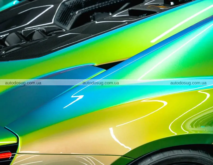 Lamborghini вразила найсміливішим відтінком за всю історію