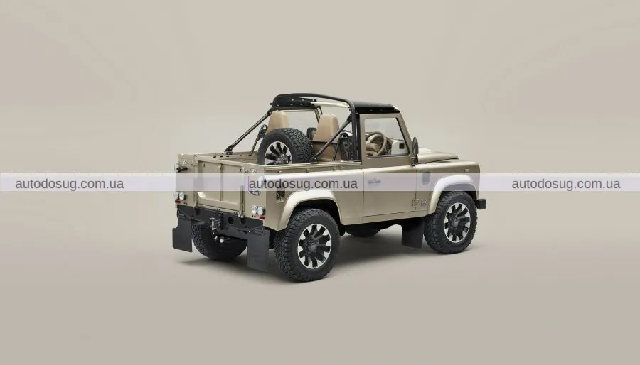 Land Rover Classic представила Defender V8 Works Bespoke Soft Top