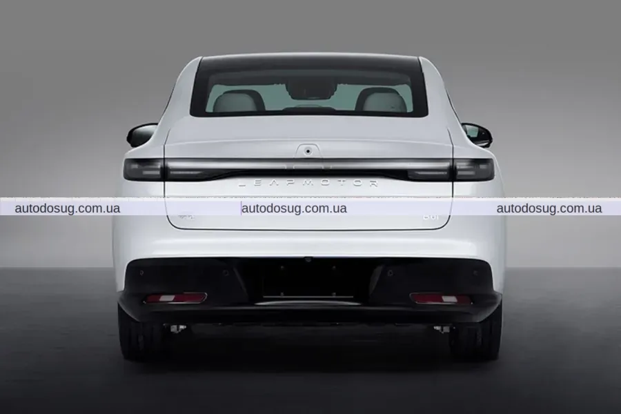 Leapmotor B01 дебютує як перший електроседан бренду