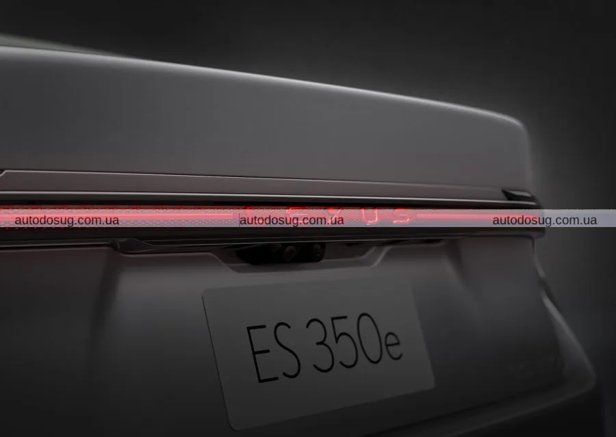 Lexus презентує новий ES та відмовляється від решітки радіатора