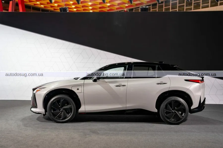 Lexus RZ 2026 року отримав систему рульового управління та імітацію передач