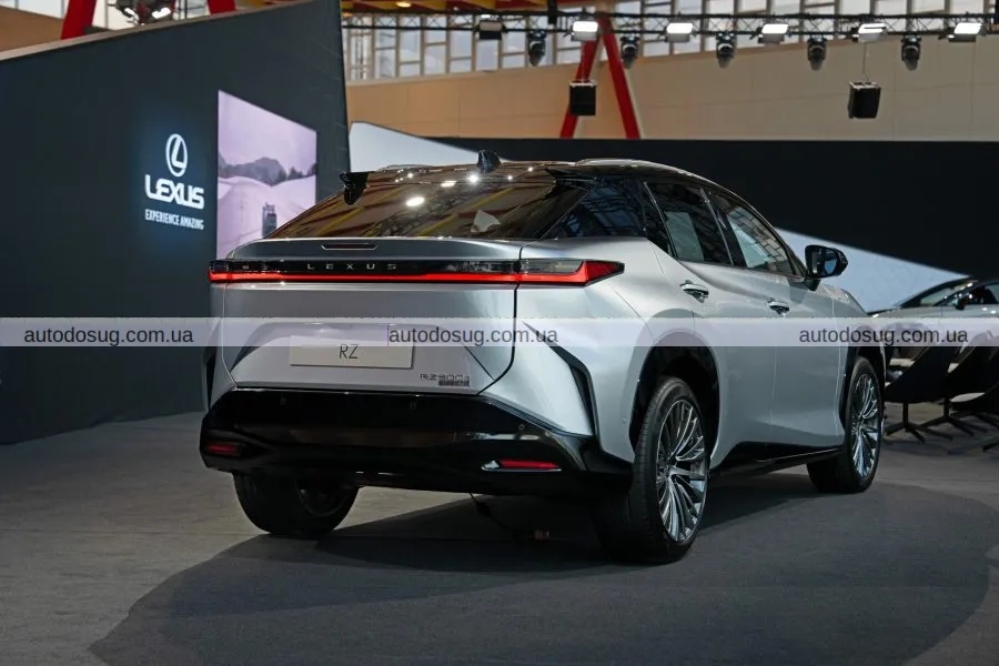 Lexus RZ 2026 року отримав систему рульового управління та імітацію передач