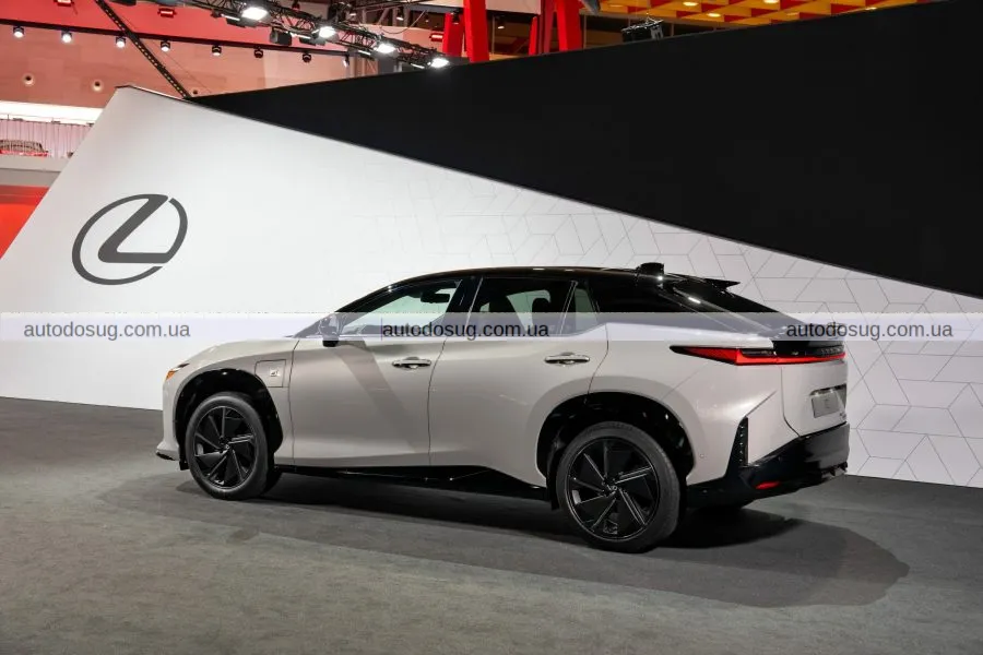 Lexus RZ 2026 року отримав систему рульового управління та імітацію передач