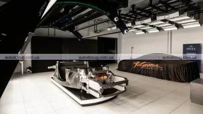 Maserati відмовилася від електричної версії MC20 Folgore