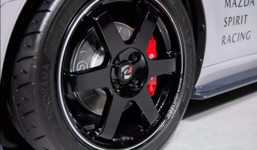 Mazda випускає лімітовану MX-5 Spirit Racing із 197 к.с.
