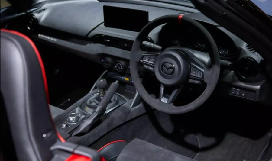 Mazda випускає лімітовану MX-5 Spirit Racing із 197 к.с.