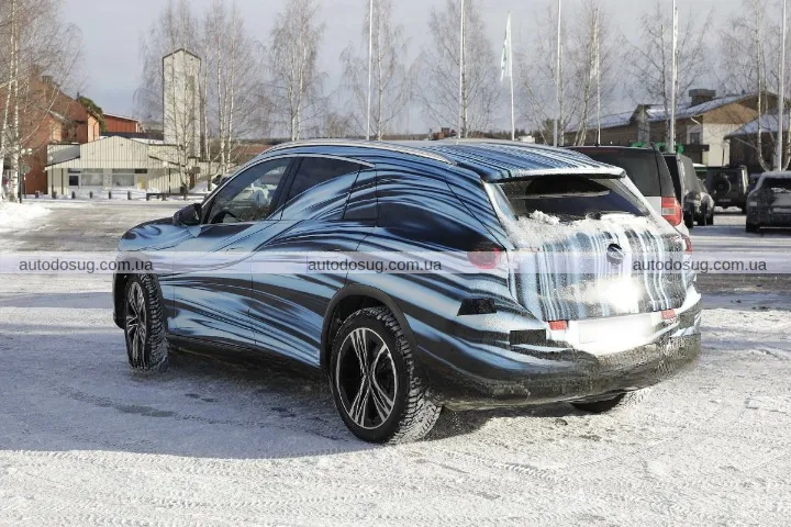 Mercedes GLC EV 2027: електричний кросовер наближається до дебюту