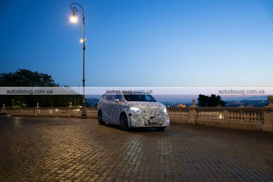 Mercedes представляє розкішний електричний фургон