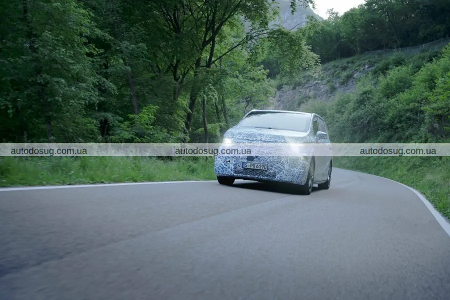 Mercedes представляє розкішний електричний фургон