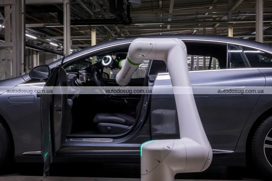 Mercedes використовуватиме людиноподібних роботів на виробництві