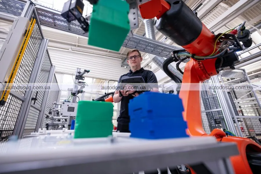 Mercedes використовуватиме людиноподібних роботів на виробництві