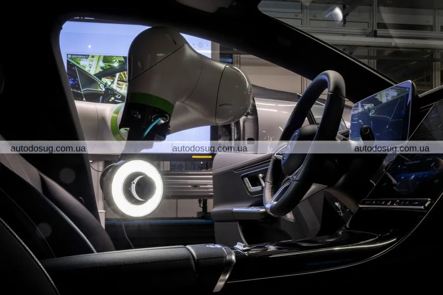 Mercedes використовуватиме людиноподібних роботів на виробництві