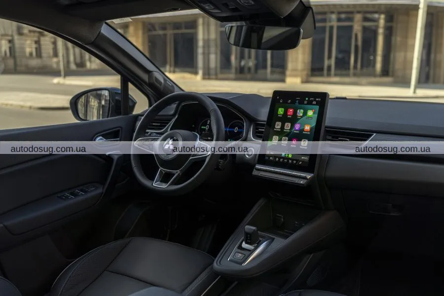 Mitsubishi презентує новий гібридний кросовер із французьким акцентом