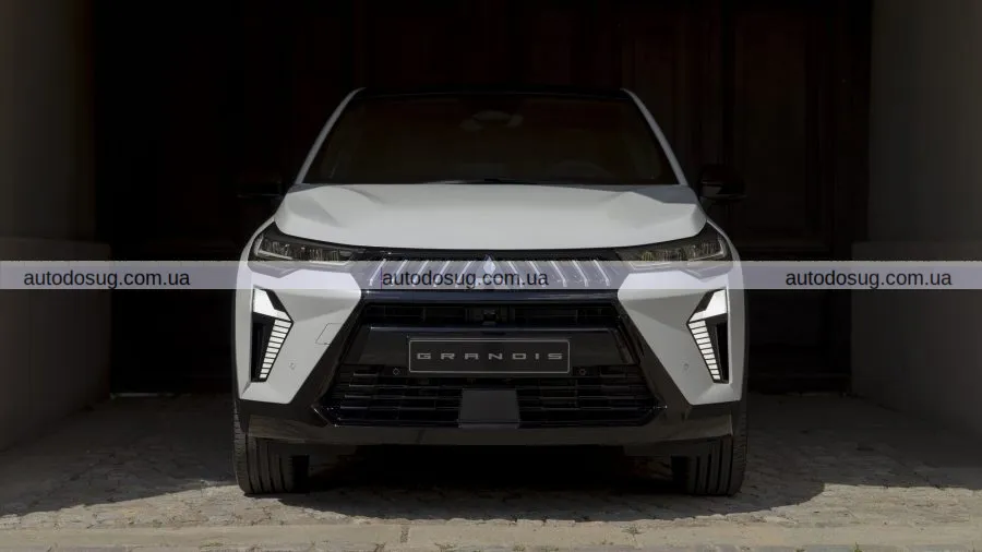 Mitsubishi презентує новий гібридний кросовер із французьким акцентом