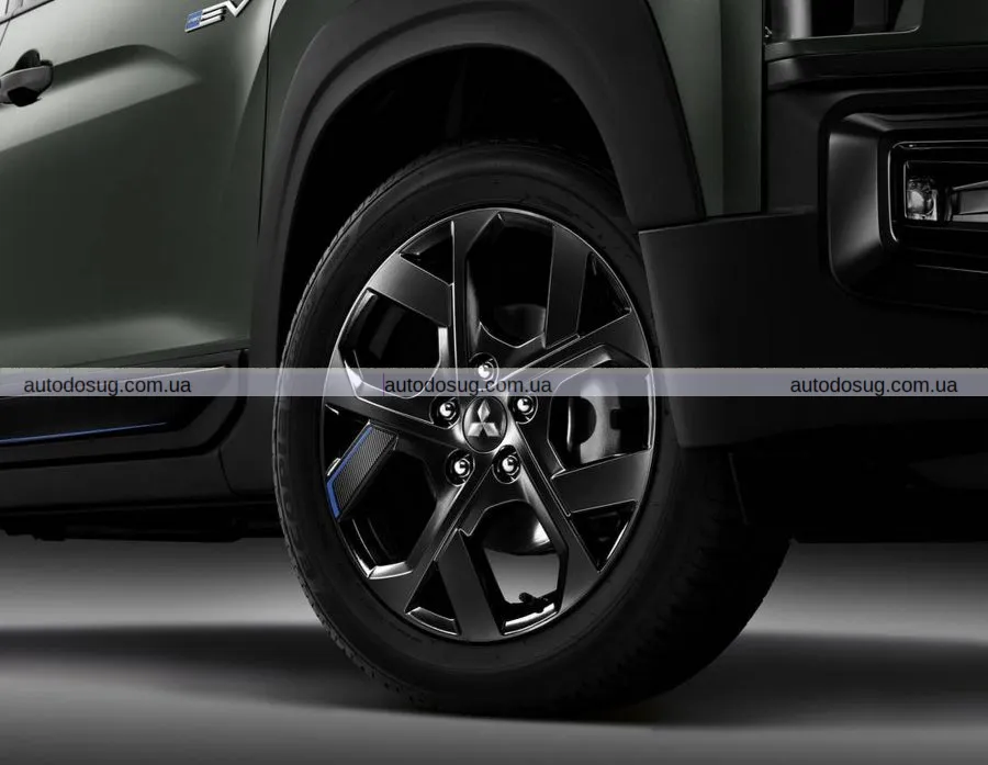 Mitsubishi Xpander HEV Play більш спортивний