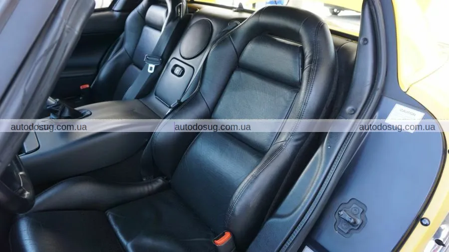 Модифікований Dodge Viper 2002 року з пробігом 7 тис. миль приголомшує яскравими фарбами