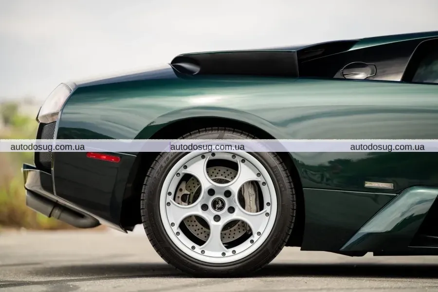 Незвичний вихлоп Lamborghini Murciélago з шестиступеневою коробкою вражає