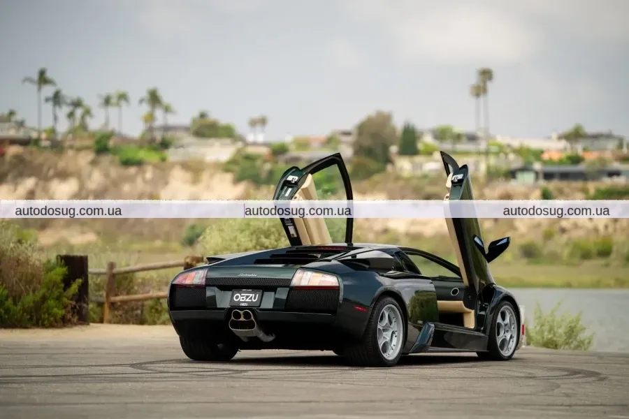 Незвичний вихлоп Lamborghini Murciélago з шестиступеневою коробкою вражає