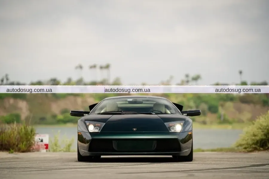 Незвичний вихлоп Lamborghini Murciélago з шестиступеневою коробкою вражає