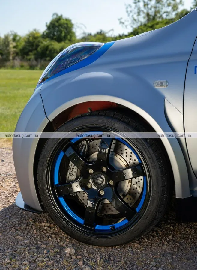 Nissan представляє культовий хот-хетч Micra 350SR