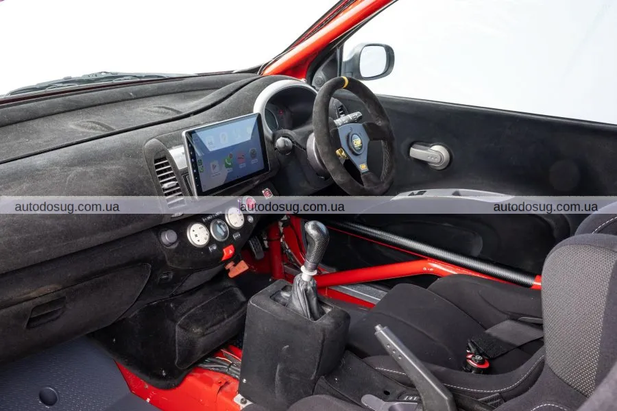 Nissan представляє культовий хот-хетч Micra 350SR