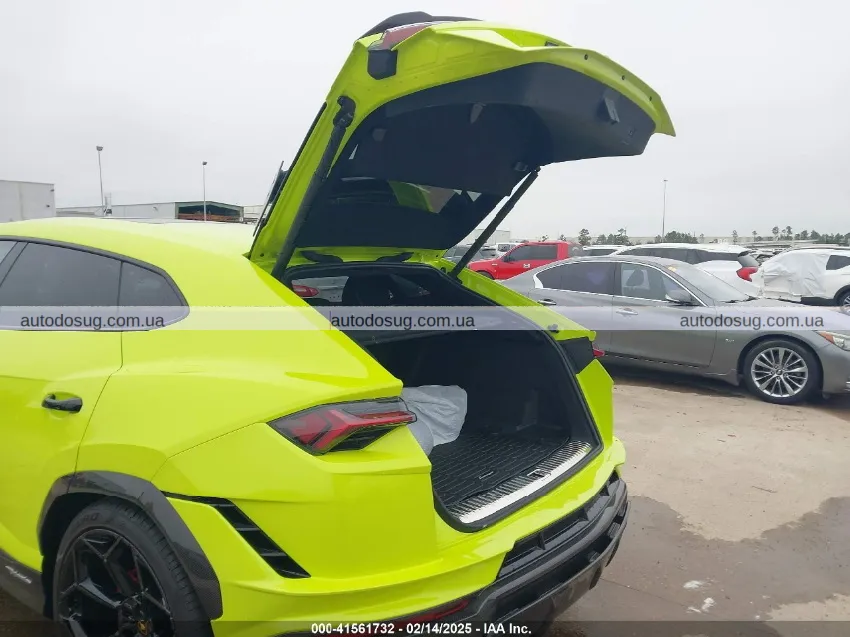 Новий Lamborghini Urus Performante визнано повністю втраченим