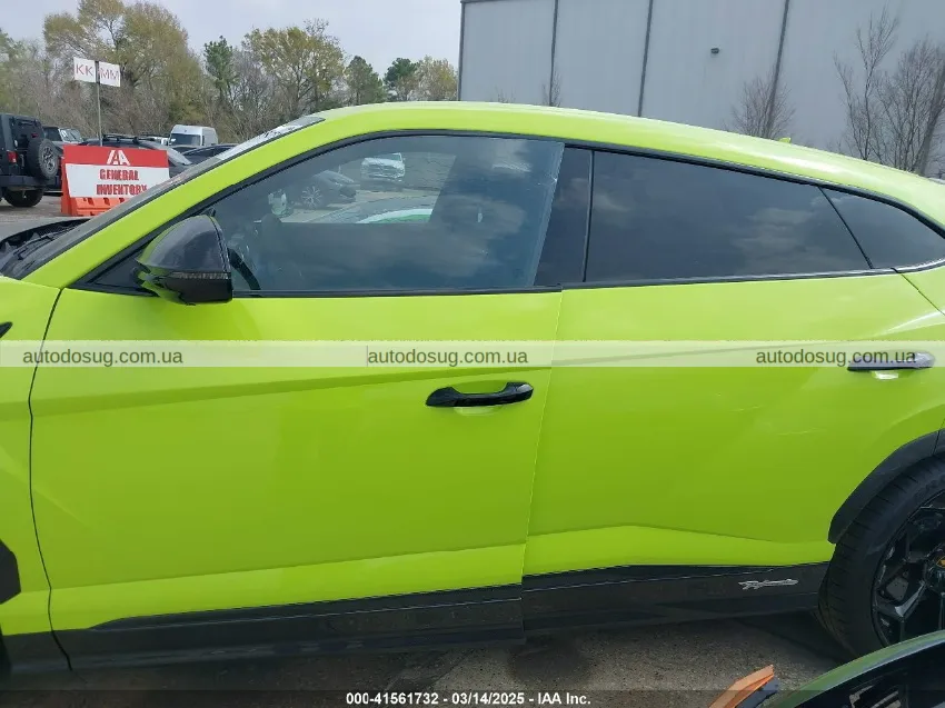 Новий Lamborghini Urus Performante визнано повністю втраченим