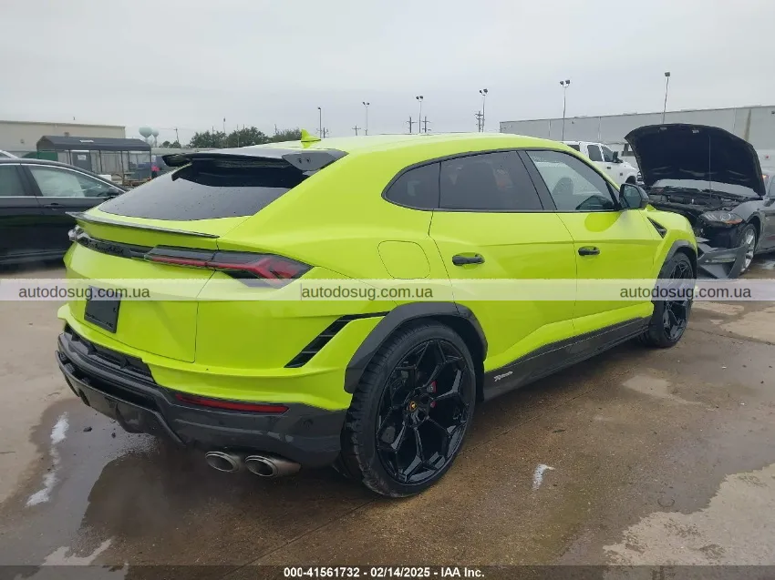 Новий Lamborghini Urus Performante визнано повністю втраченим