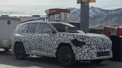 Новий Toyota RAV4: перші фото та характеристики до офіційної прем’єри