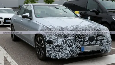Оновлений Mercedes C-Class 2026 року демонструє делікатний підхід до фейсліфту