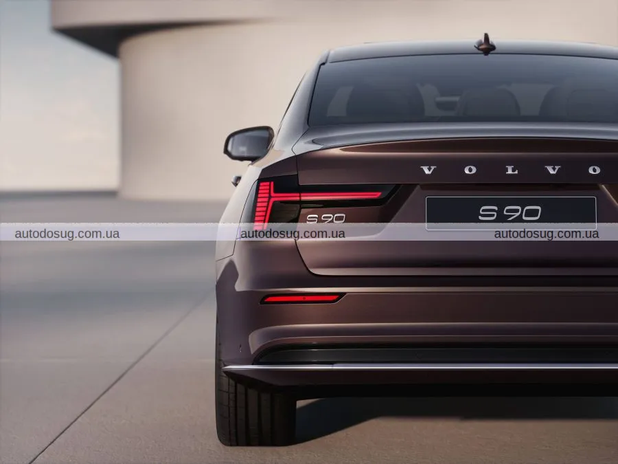 Оновлений седан Volvo S90 2025 залишиться поза межами більшості ринків