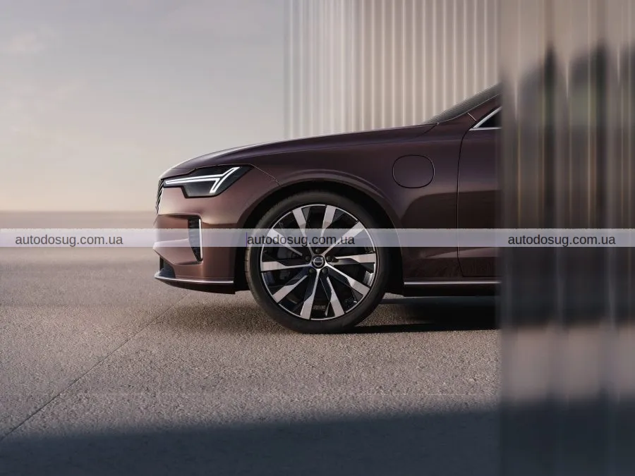 Оновлений седан Volvo S90 2025 залишиться поза межами більшості ринків