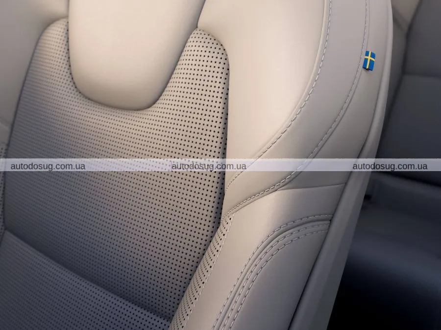 Оновлений седан Volvo S90 2025 залишиться поза межами більшості ринків