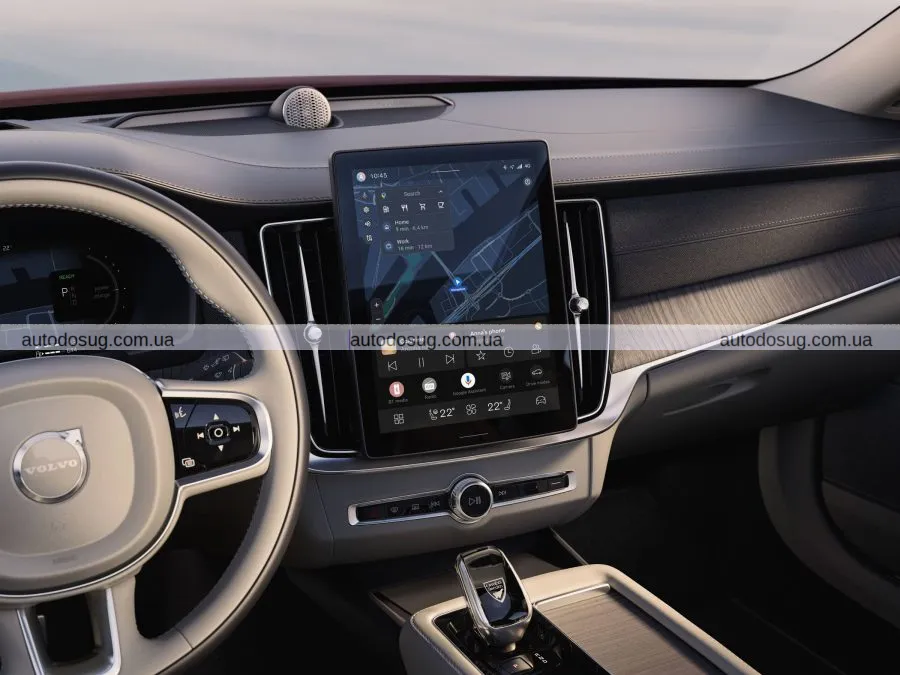 Оновлений седан Volvo S90 2025 залишиться поза межами більшості ринків