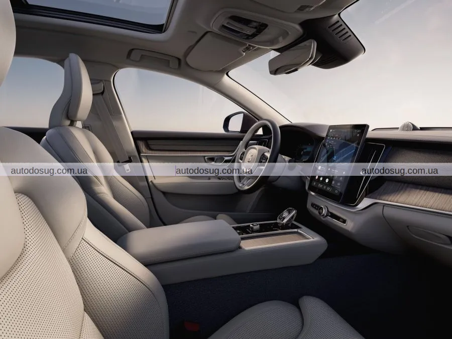 Оновлений седан Volvo S90 2025 залишиться поза межами більшості ринків