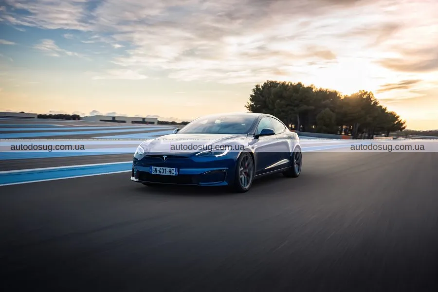 Оновлений Tesla Model S 2026: чого очікувати від фейсліфту