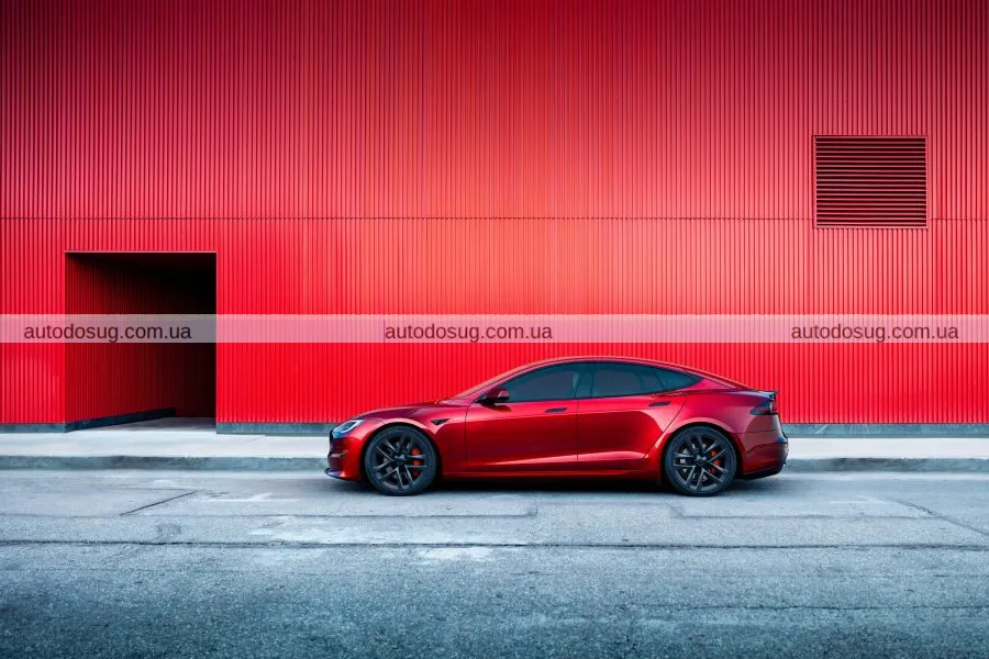 Оновлений Tesla Model S 2026: чого очікувати від фейсліфту
