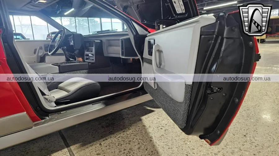 Pontiac Fiero зберігає оригінальний вигляд з пробігом менше 1 000 миль