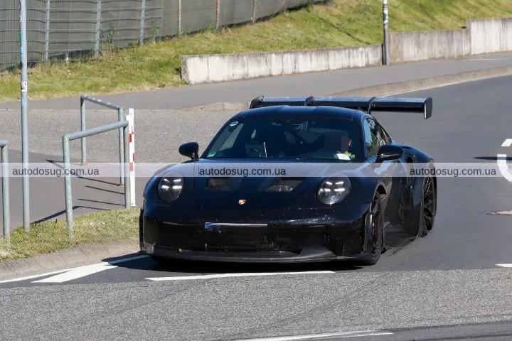 Porsche демонструє новий 911 GT2 RS з агресивним кузовом і перегоновим характером