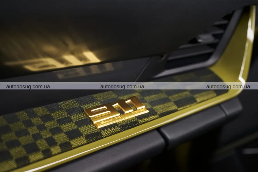 Porsche представив лімітований 911 Spirit 70 Cabriolet в дусі 70-х