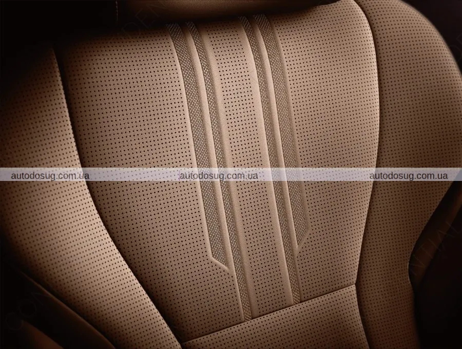 Позашляховик Toyota Century отримав затемнювальні задні вікна