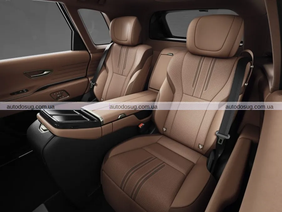 Позашляховик Toyota Century отримав затемнювальні задні вікна