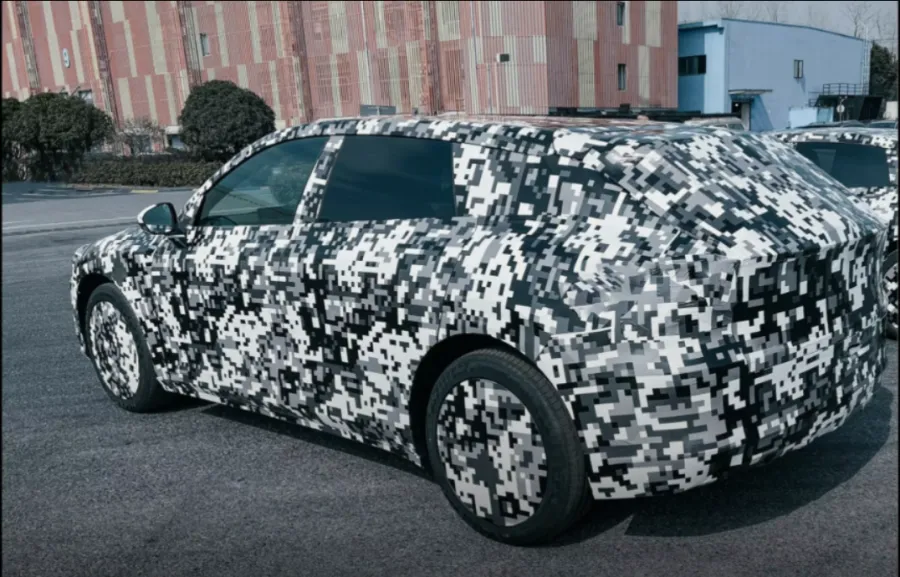 Прототип нового електрокросовера Faraday FX-6