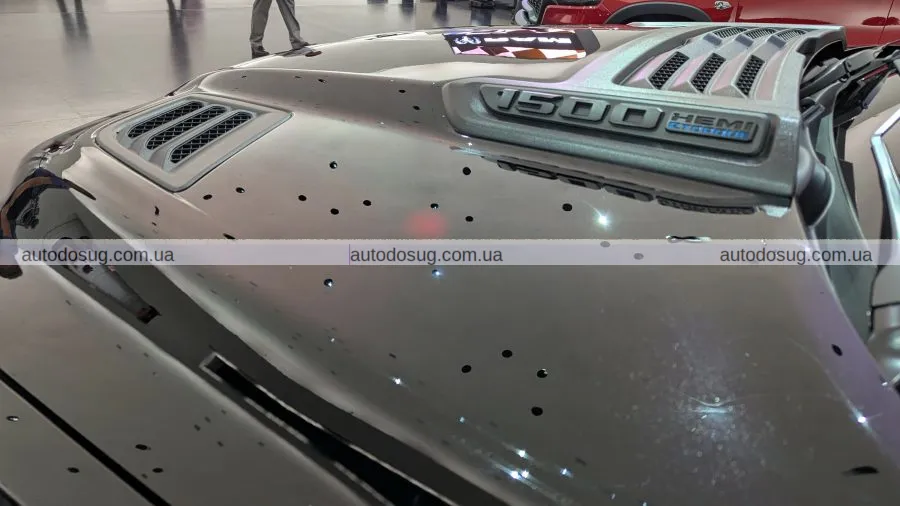 Ram повертає легендарний HEMI 5.7 V8 у пікап 1500 у 2026 році