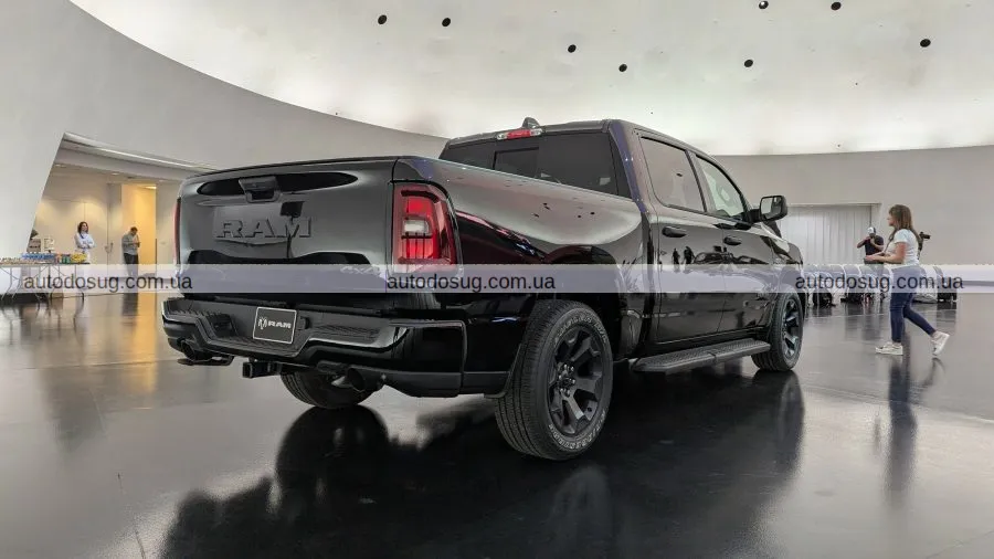 Ram повертає легендарний HEMI 5.7 V8 у пікап 1500 у 2026 році