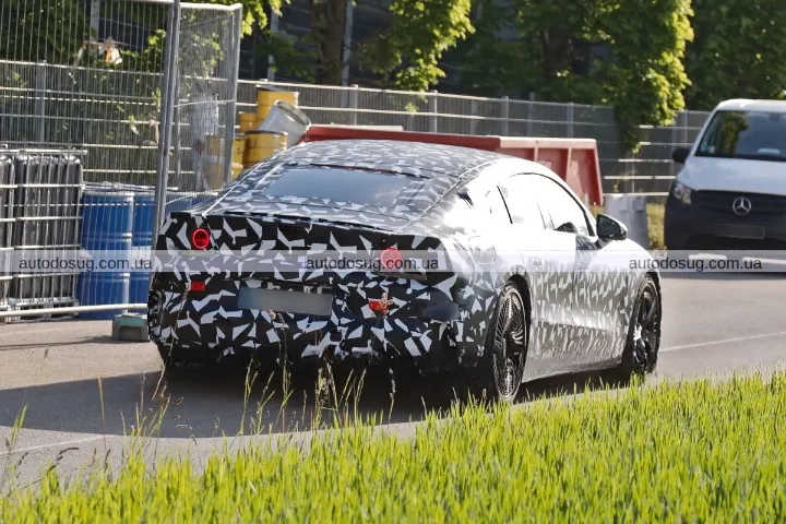 Розсекретили дизайн електричного Mercedes-AMG, шпигунські фото підтвердили революцію