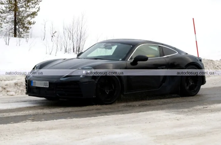 Шпигунські фото електричного Porsche 718 Cayman 2026