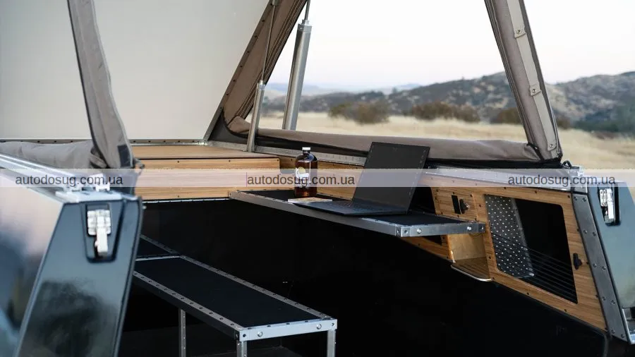 Space Camper перетворює вашу кібервантажівку Tesla на маленький мобільний будинок